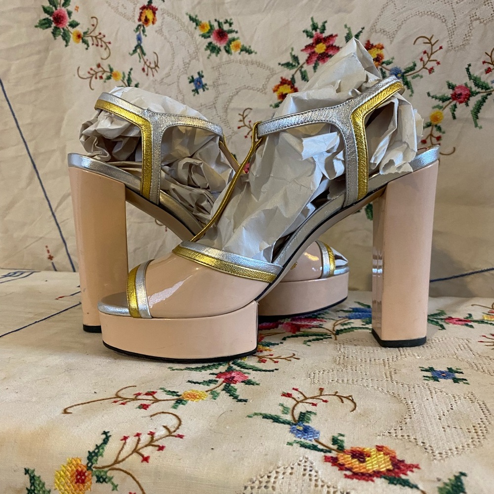 SOLD! GUCCI METALLIC GOLD SILVER T STRAP PLATFORM PUMPS